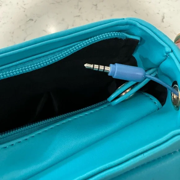 Phone purse nwt - Picture 3 of 3